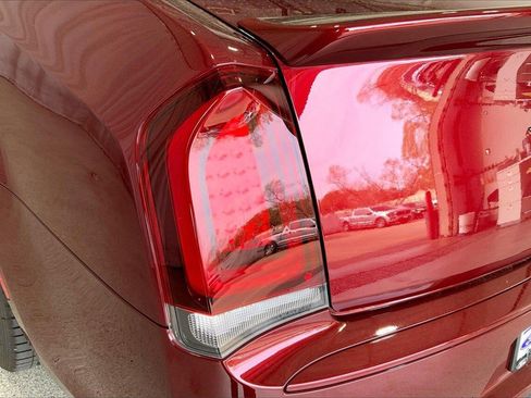 Used 2023 Chrysler 300 C image 13