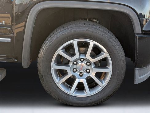 Used 2015 GMC Sierra 1500 Denali w/ Driver Alert Package image 11