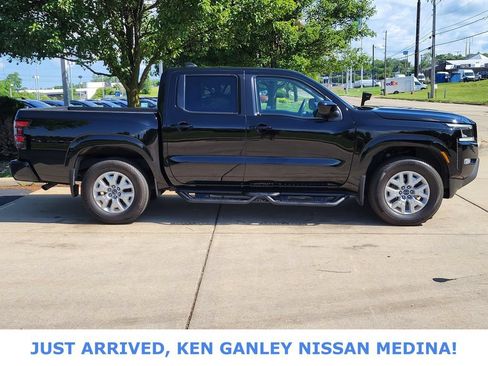 Certified 2022 Nissan Frontier SV w/ SV Premium Package AWD/4WD image 2