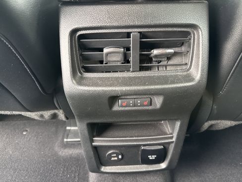 Used 2021 Ford Edge Titanium w/ Equipment Group 301A AWD/4WD image 27