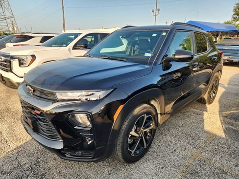 Used 2023 Chevrolet TrailBlazer RS w/ Convenience Package FWD image 3