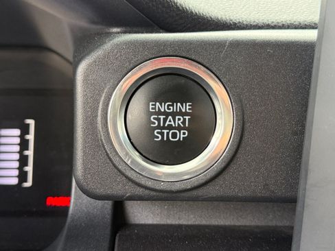 Certified 2025 Toyota 4Runner SR5 AWD/4WD image 28
