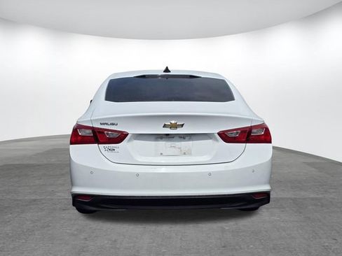Used 2022 Chevrolet Malibu LS w/ Driver Confidence Package II FWD image 3
