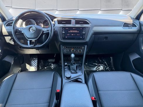 Used 2019 Volkswagen Tiguan SE AWD/4WD image 12