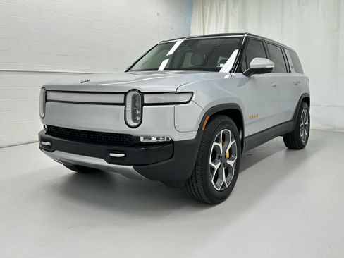 Used 2024 Rivian R1S Adventure Quad AWD/4WD image 4