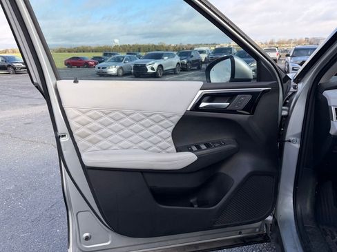 Used 2023 Mitsubishi Outlander SEL image 12