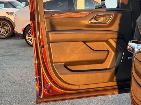 Used 2022 Chevrolet Tahoe High Country image 16