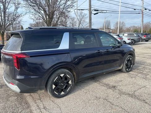 Certified 2025 Kia Carnival EX image 4