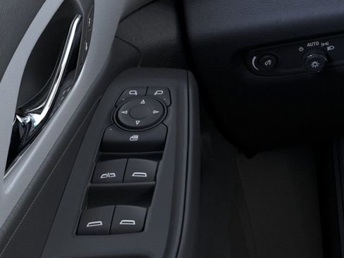 Used 2023 Chevrolet Traverse LT image 46