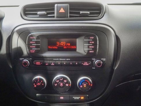 Used 2014 Kia Soul FWD image 26