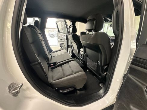 Used 2021 Jeep Grand Cherokee Laredo image 10