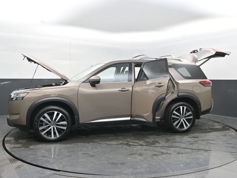 Certified 2024 Nissan Pathfinder Platinum w/ Cargo Package image 42