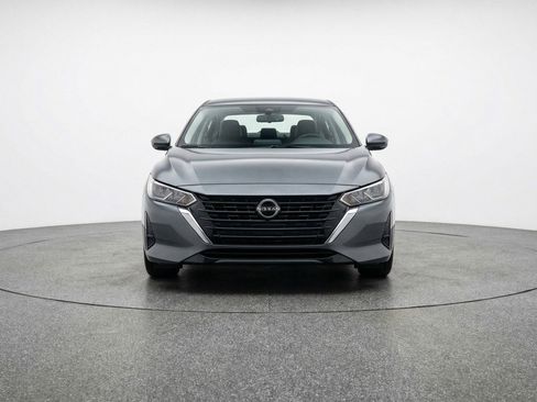 Used 2025 Nissan Sentra SV image 2