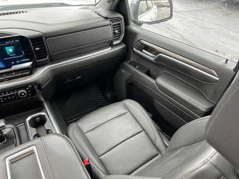 Used 2022 Chevrolet Silverado 1500 LTZ w/ LTZ Premium Package image 17