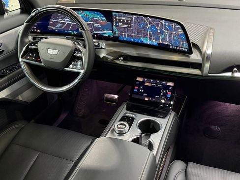New 2026 Cadillac Vistiq Sport AWD/4WD image 4