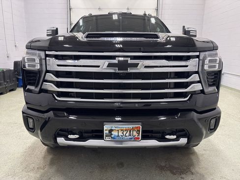 Used 2024 Chevrolet Silverado 2500 High Country w/ High Country Premium Package image 8