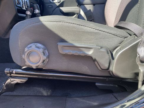 Used 2022 Jeep Gladiator Willys image 14