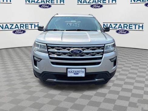 Used 2018 Ford Explorer XLT AWD/4WD image 2