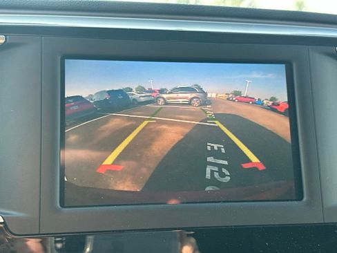 Used 2023 Chrysler Voyager LX FWD image 22