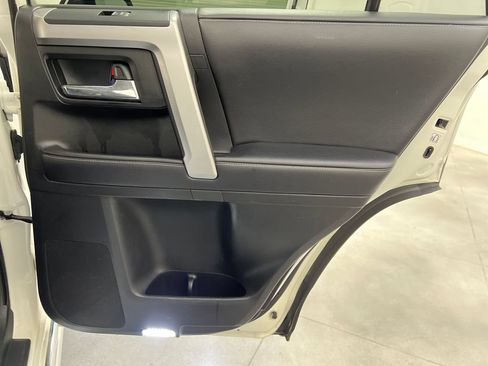 Used 2018 Toyota 4Runner Limited w/ Four Season Floor Mat Package AWD/4WD image 32