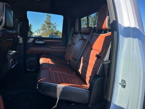 Certified 2025 GMC Sierra 2500 Denali Ultimate w/ Max Trailering Package image 15