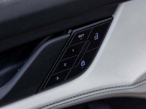 Certified 2022 Porsche Taycan 4 Cross Turismo image 21