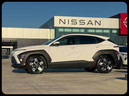 Used 2025 Hyundai Kona SEL FWD image 5