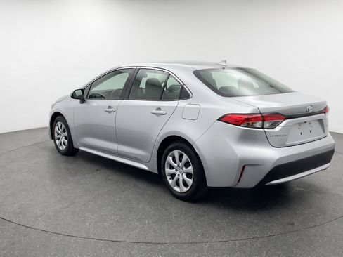 Used 2025 Toyota Corolla LE FWD image 6