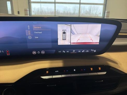 Certified 2025 Buick Enclave Preferred w/ Power Package image 27