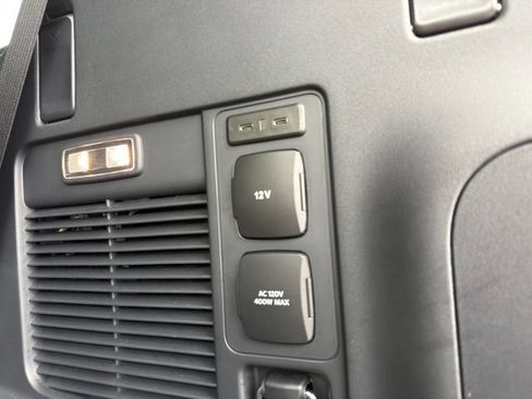 Used 2025 Ford Expedition Tremor AWD/4WD image 18