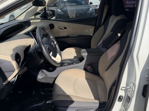 Used 2018 Toyota Prius Two w/ Prius Two Safety Plus Package FWD image 10