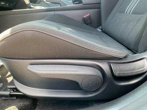 Used 2024 Hyundai Elantra SEL FWD image 12