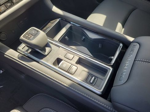 New 2026 Nissan Pathfinder SL FWD image 10