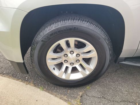 Used 2019 Chevrolet Tahoe LT RWD image 9