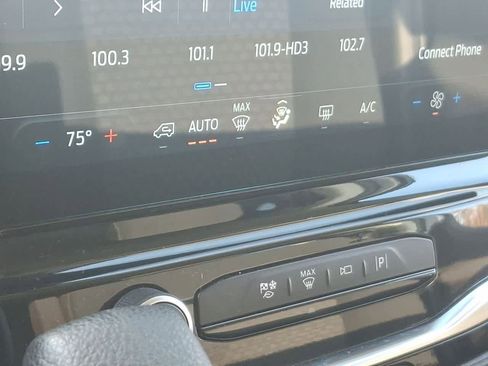 Used 2023 Ford Transit 350 XLT image 25