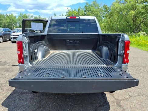 Used 2025 RAM 1500 4x4 Crew Cab image 17