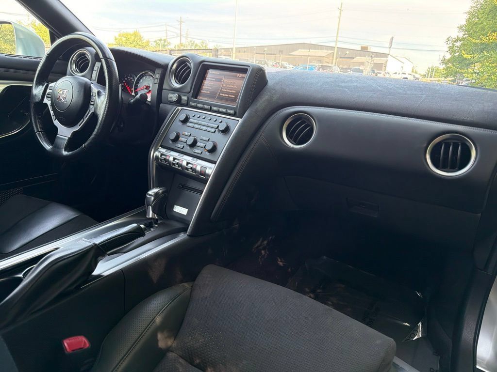 Used 2009 Nissan GT-R Premium AWD/4WD image 44