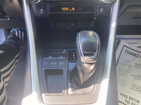 Used 2021 Toyota RAV4 XLE Premium image 26
