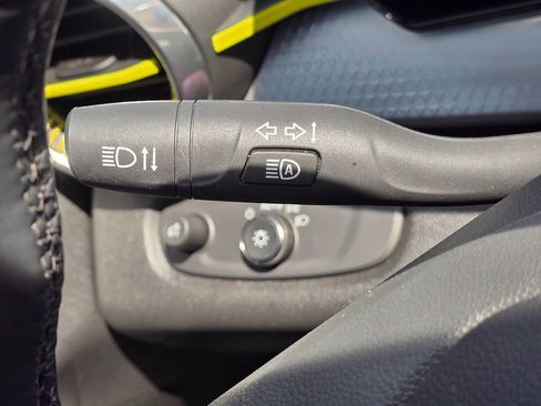 Used 2025 Chevrolet Trax LT w/ Driver Confidence Package FWD image 20