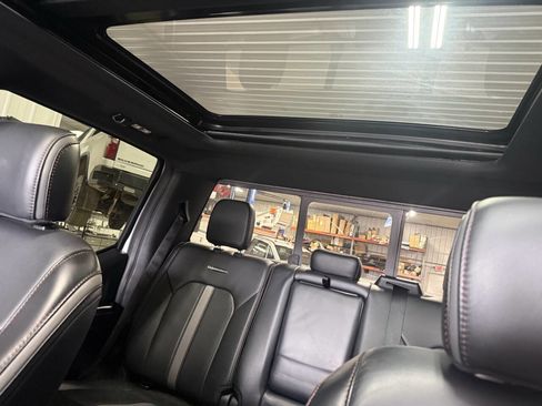 Used 2018 Ford F150 Platinum w/ Equipment Group 701A Luxury AWD/4WD image 28
