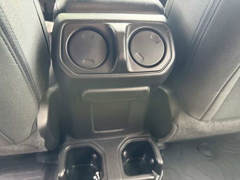 Used 2022 Jeep Wrangler Unlimited Sport AWD/4WD image 15