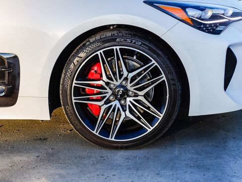 Used 2022 Kia Stinger GT2 image 11