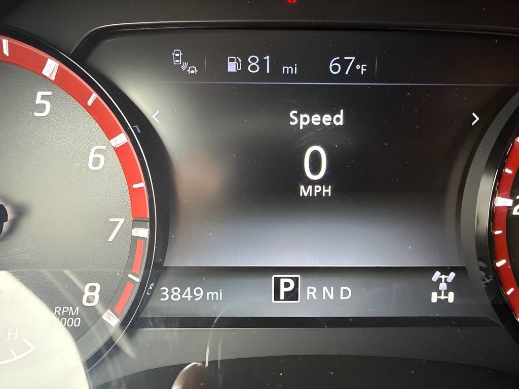 Used 2025 Nissan Frontier PRO-4X AWD/4WD image 23