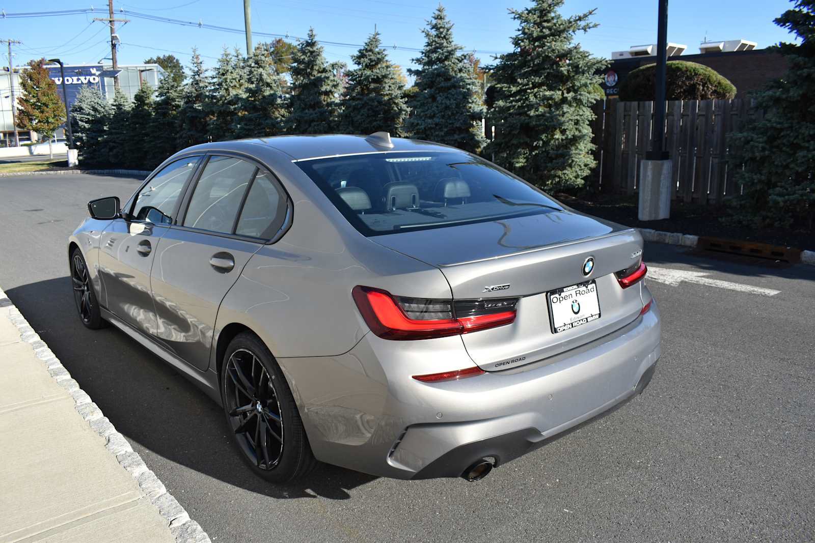 Used 2022 BMW 330i xDrive Sedan w/ M Sport Package AWD/4WD image 7