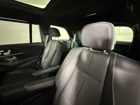Used 2025 Mercedes-Benz GLS 580 4MATIC image 30