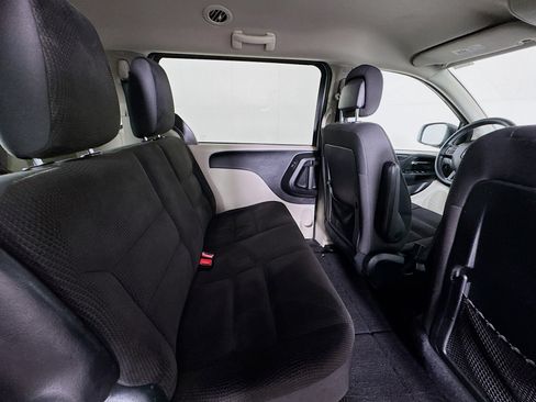 Used 2018 Dodge Grand Caravan SE w/ UConnect Hands-Free Group FWD image 23
