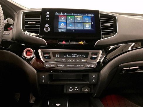 Used 2025 Honda Passport Black Edition image 27