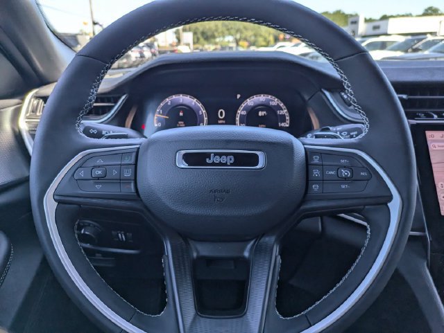 New 2027 Jeep Grand Cherokee Laredo X RWD image 30