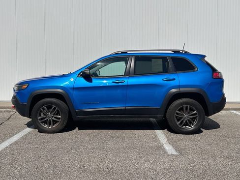 Used 2021 Jeep Cherokee Trailhawk w/ Trailer Tow Group AWD/4WD image 2