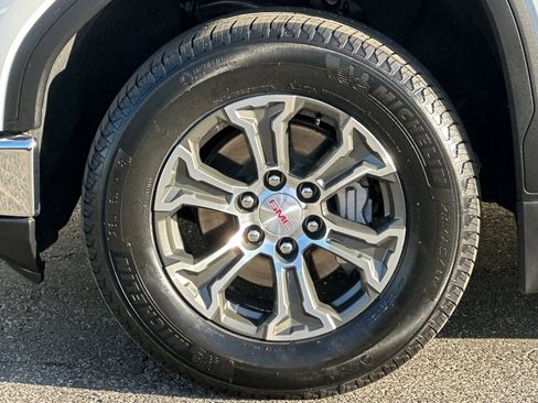 Certified 2025 GMC Sierra 1500 SLT image 35